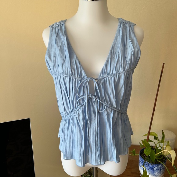 NWT FRAME Cinched Crinkle Tank on a beautiful powder blue! Greek Goddess! Size M - Picture 3 of 16